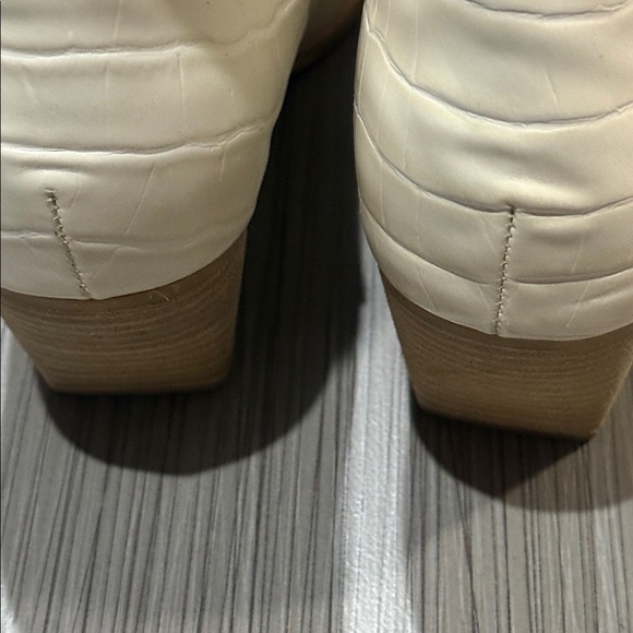 Women's Cream Western Boots size 7 1/2 - Picture 6 of 12